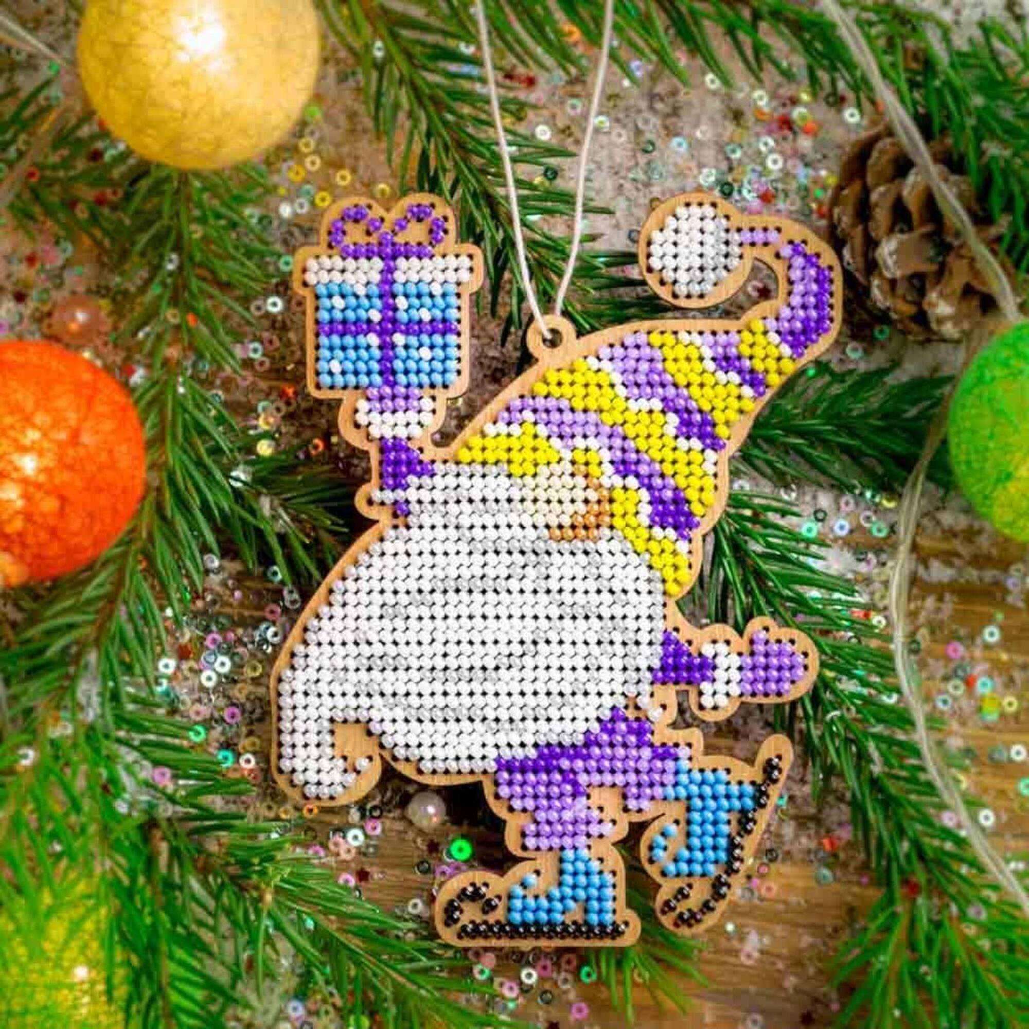 Wonderland Crafts Gnome with Present Bead Embroidery on Wood Kit